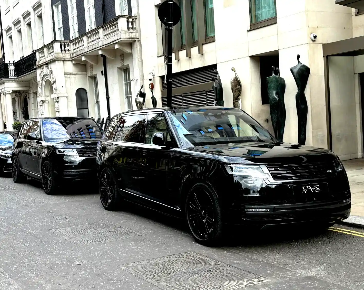 Range Rover, a luxury car for Close Protection Security Chauffeur Service